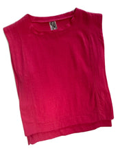 Load image into Gallery viewer, Hot Pink Linen Tank..

