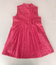 Load image into Gallery viewer, Pink Pleated Heart Dobby Dress
